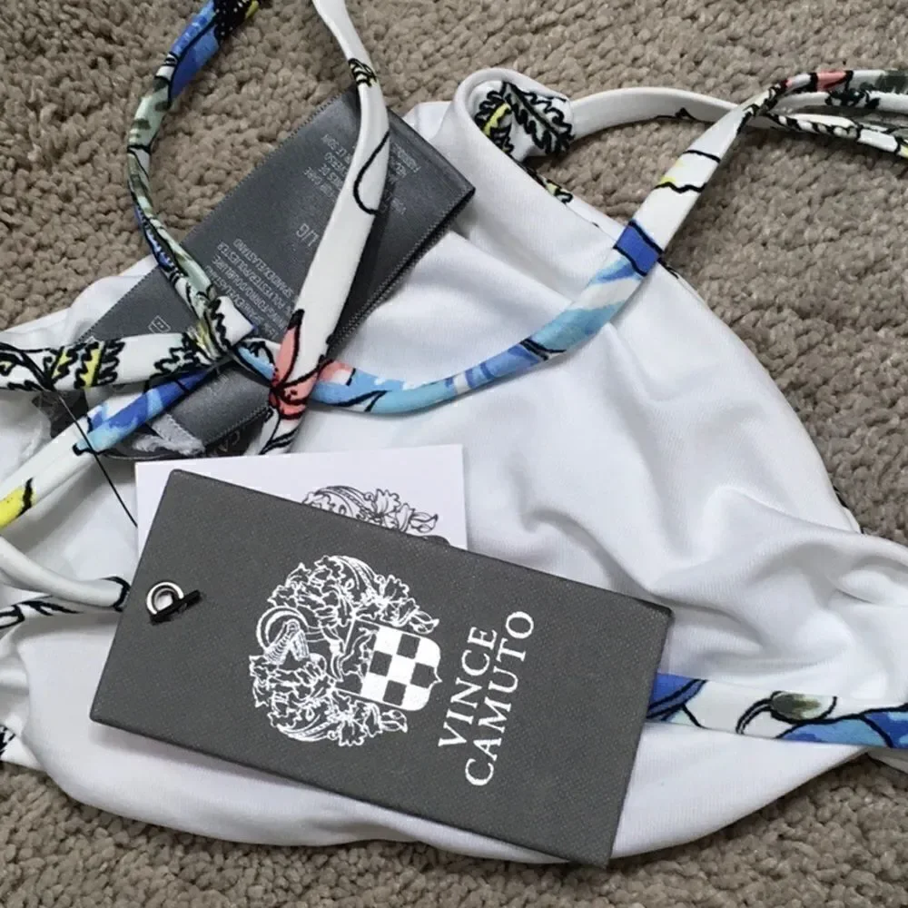 Vince Camuto reversible floral bikini top. NWT